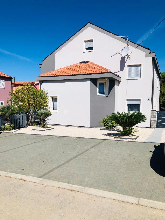 Apartment Miaantonia Vrsi Exterior foto