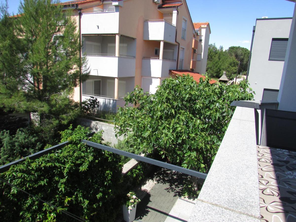Apartment Miaantonia Vrsi Exterior foto